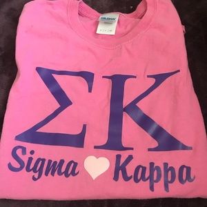 Sigma Kappa shirt! Smoke free Home.